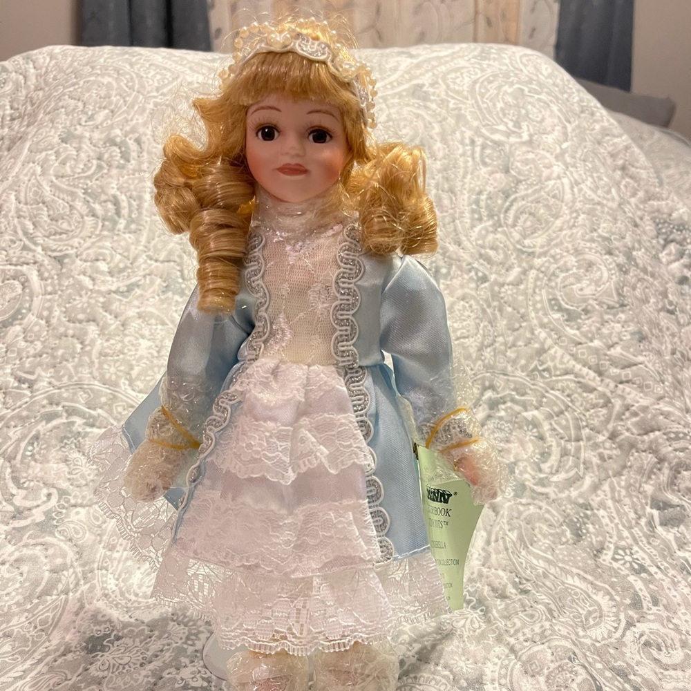 Porcelain Cinderella collectible doll